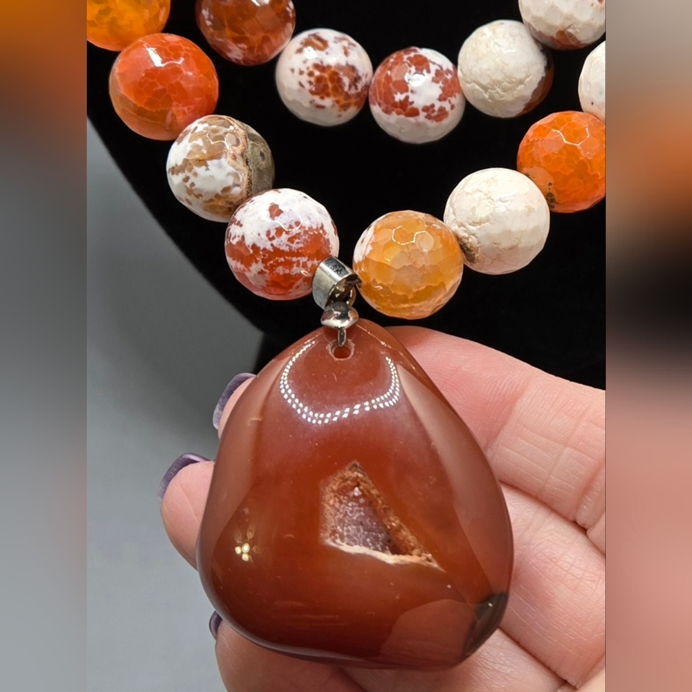 Chunky Carnelian Snakeskin Agate w/Druzy Inclusion Heavy 296g  20" Long - Picture 3 of 5